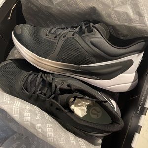 Lululemon blissful shoes size 10.5
